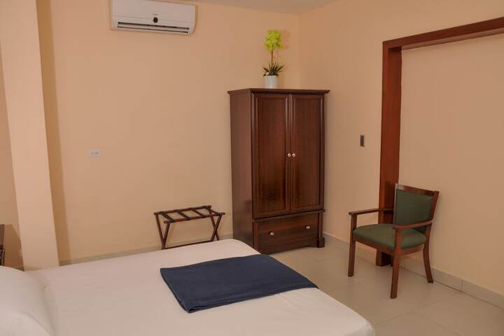 Room 8 of 36