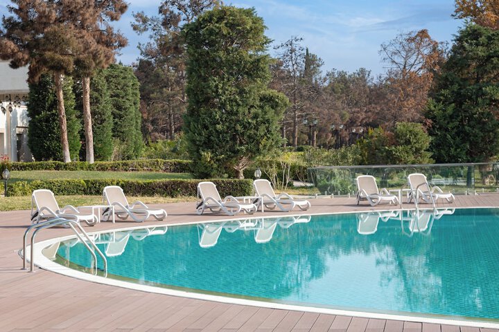 Pool 46 of 140