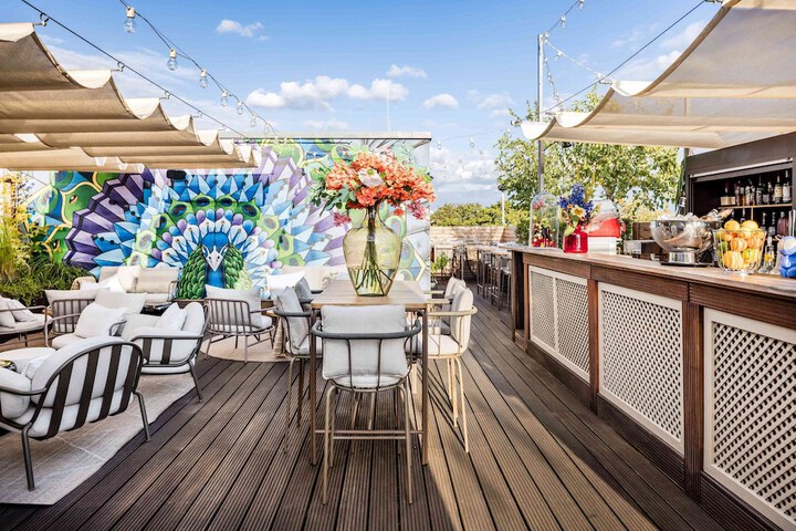 Sundeck 71 of 86