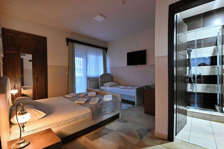 Room 17 of 42