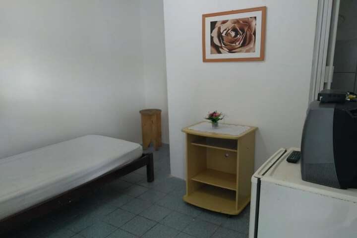 Room 8 of 27