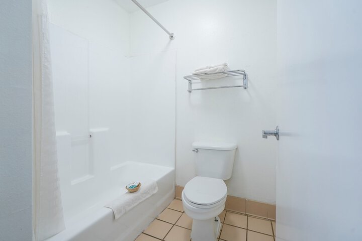 Room 32 of 47