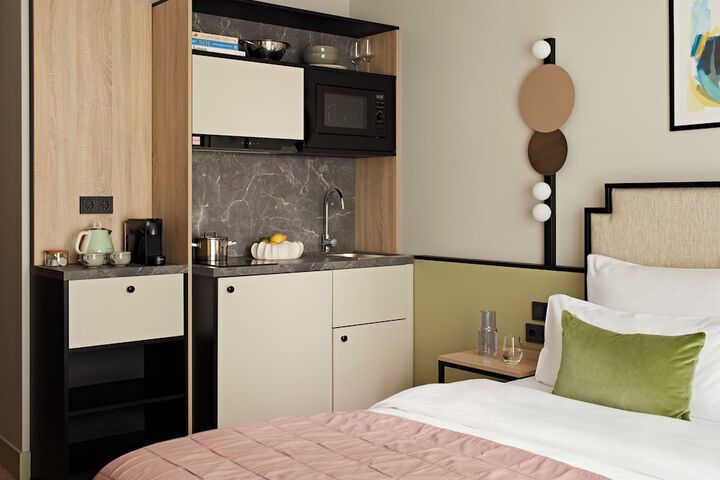 Private kitchenette