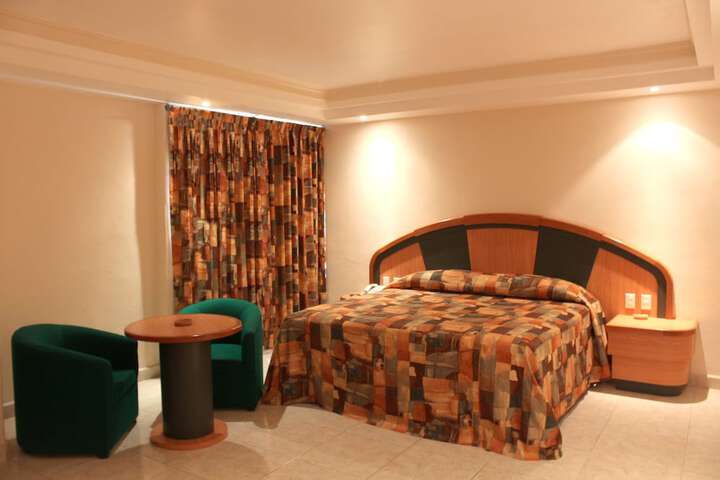 Room 10 of 51
