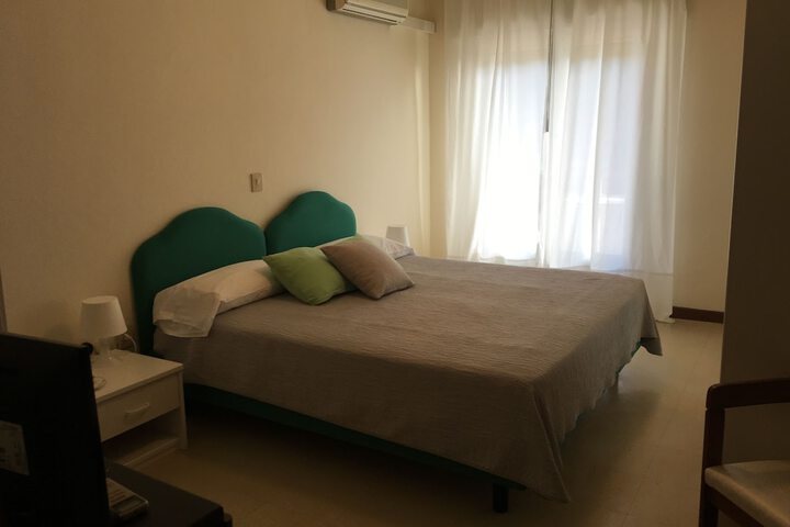 Room 8 of 154