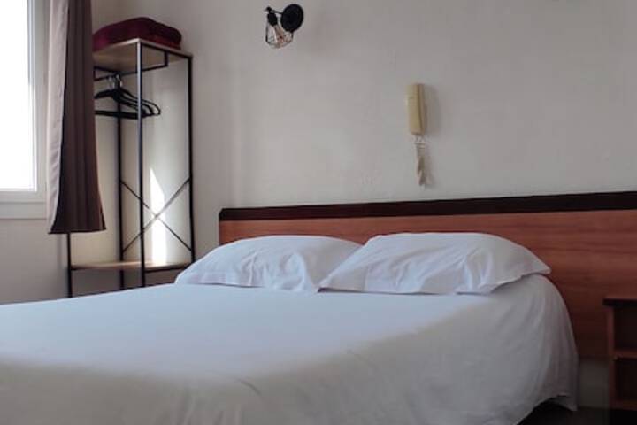 Room 11 of 25
