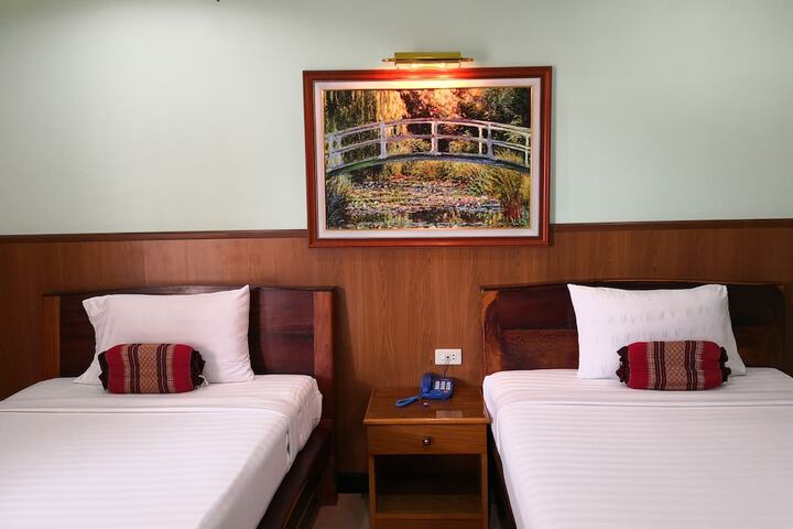 Room 6 of 50