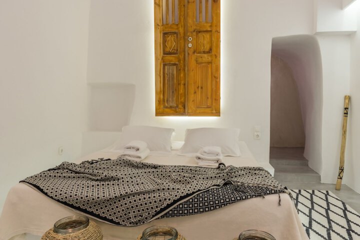 Room 4 of 96