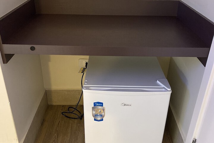 Mini-refrigerator
