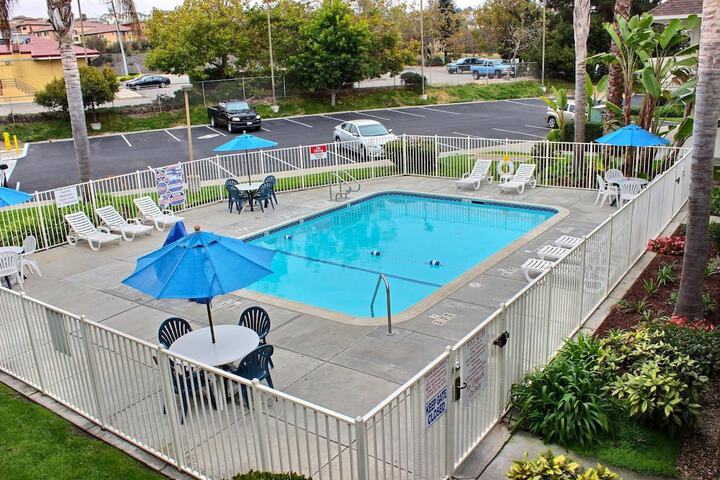 Hotel with Pool