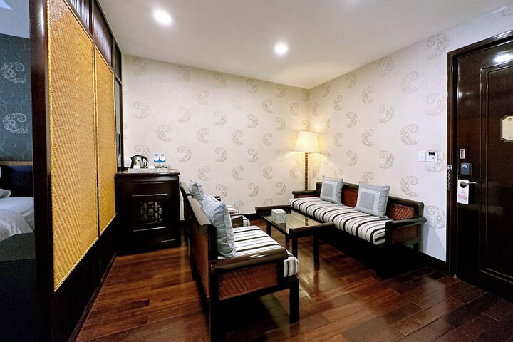 Room 27 of 84