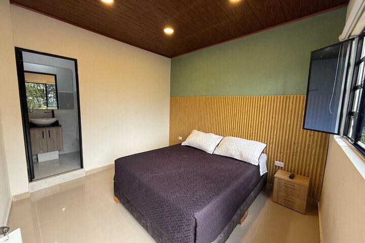 Room 5 of 10