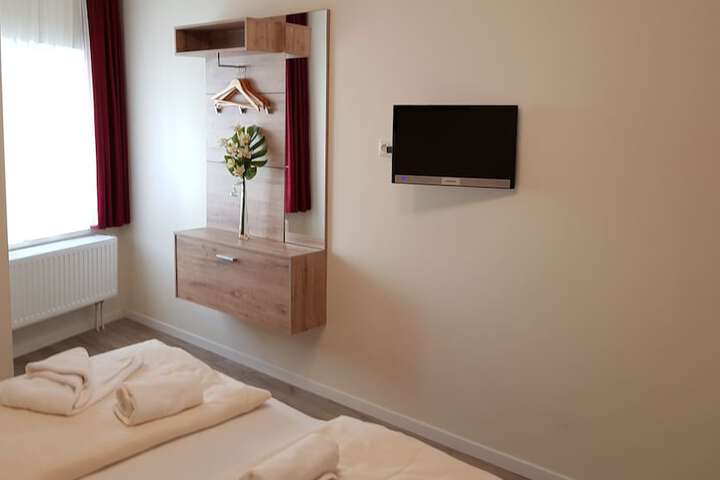 Room 57 of 97