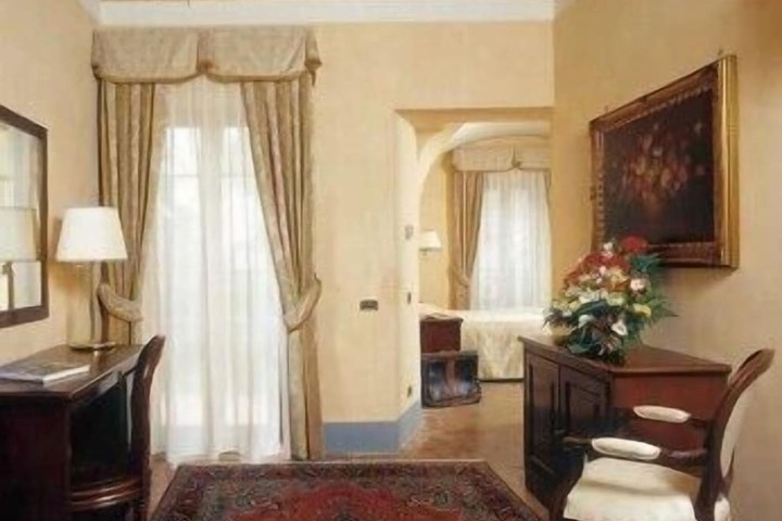 Room 12 of 29