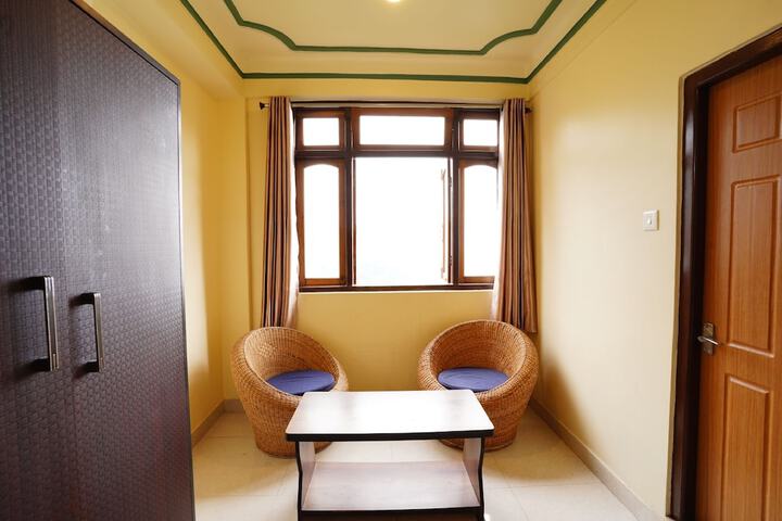 Room 9 of 37
