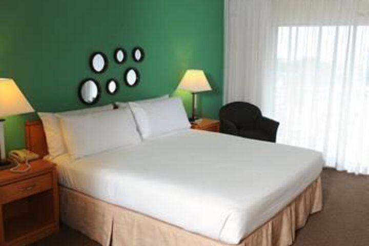 Room 12 of 27