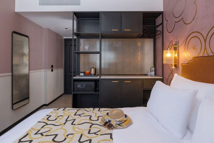 Room 18 of 24