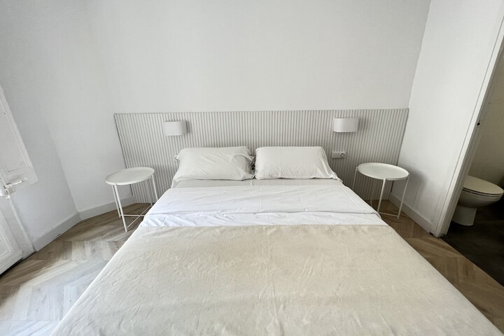 Room 3 of 62