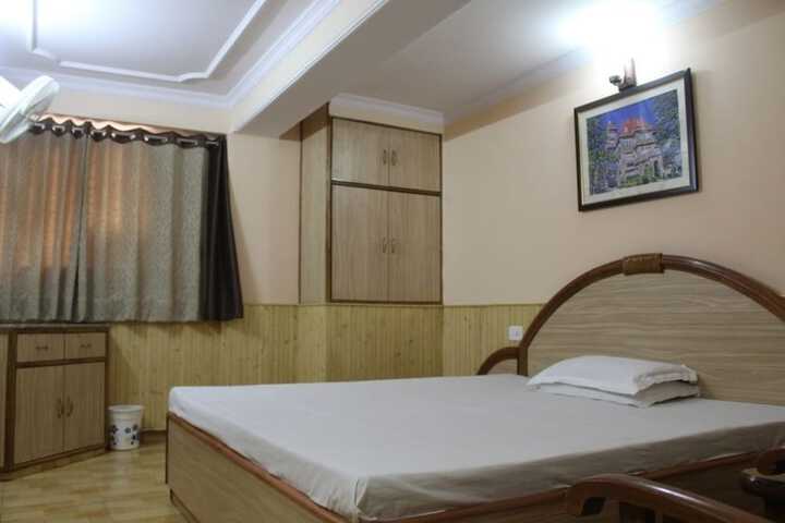 Room 9 of 24