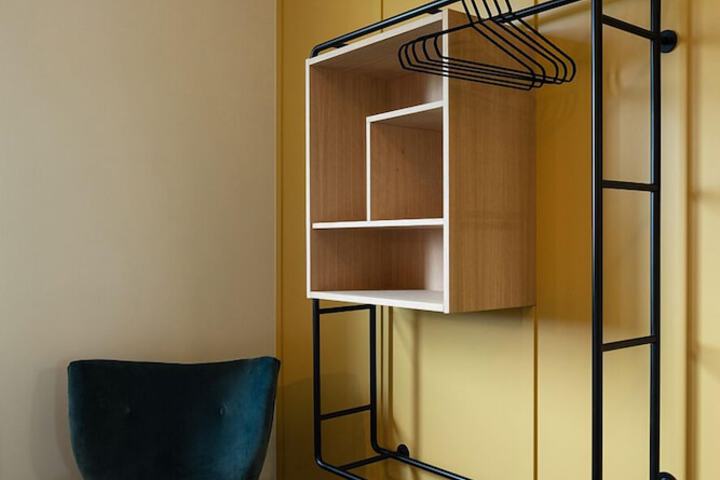 Room 17 of 44