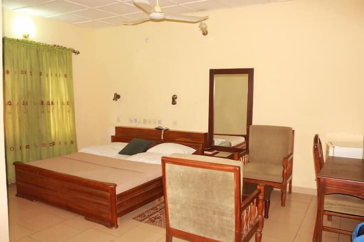 Room 11 of 15