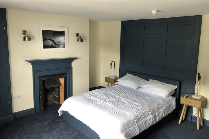 Room 3 of 10