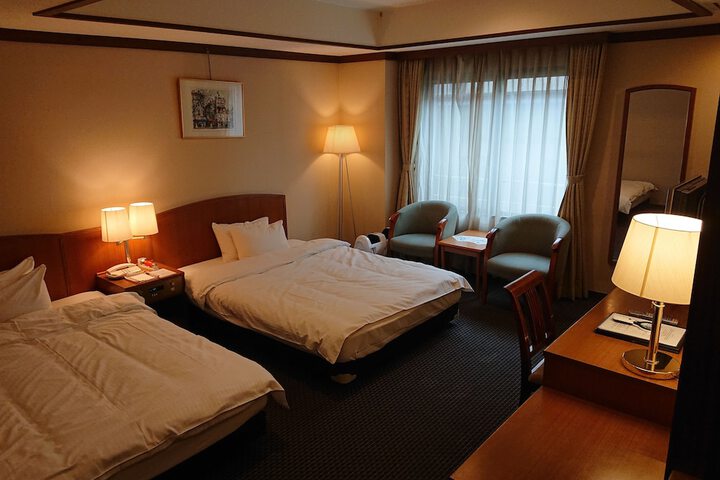 Room 8 of 42