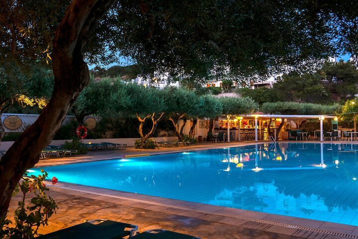 Hotel Pool