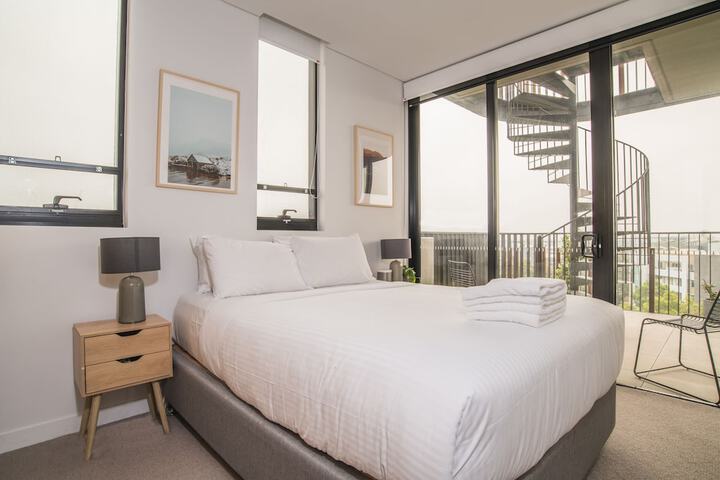 Room 2 of 25