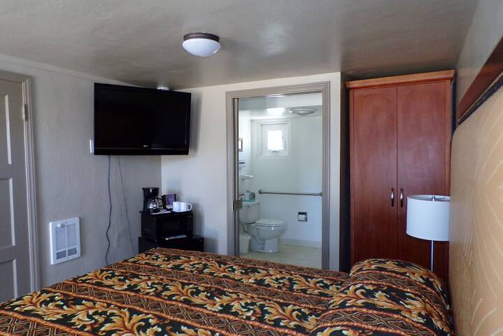 Room 7 of 101