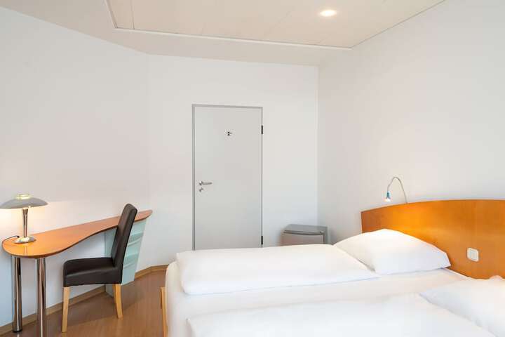 Room 8 of 24