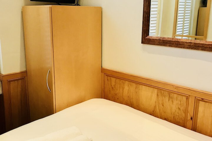 Room 30 of 71