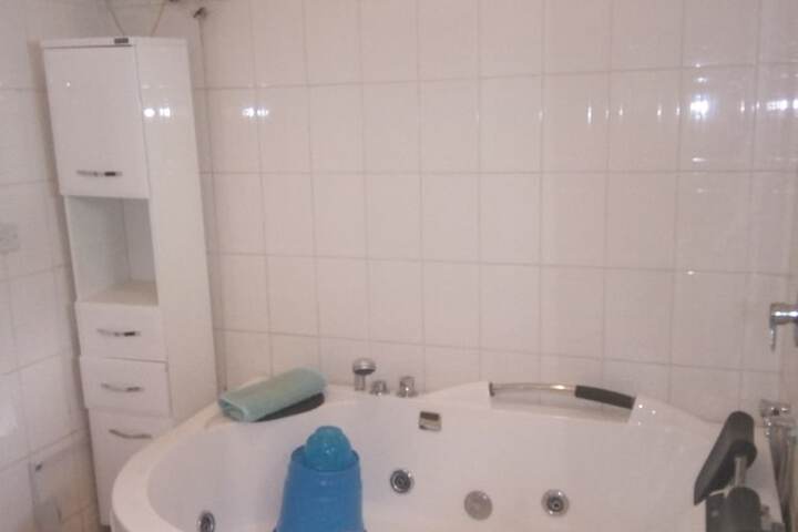 Room 25 of 35