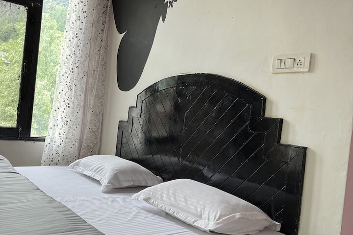 Room 11 of 49