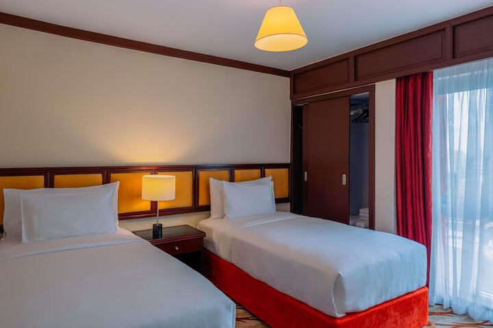 Room 18 of 150