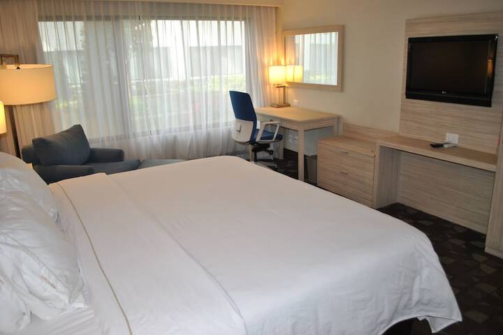 Room 6 of 42