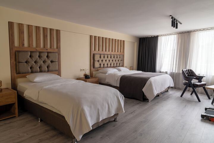 Room 35 of 60