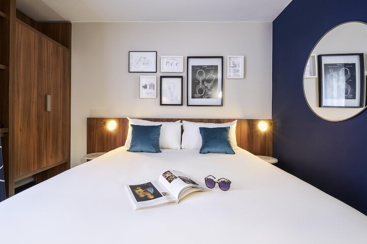 Room 12 of 47