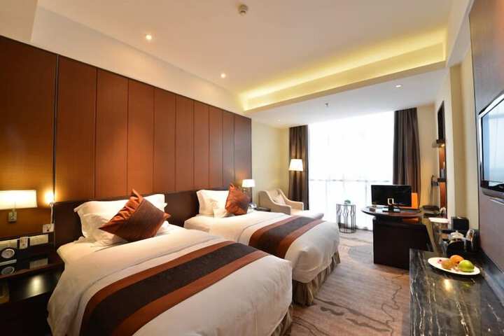 Room 11 of 23