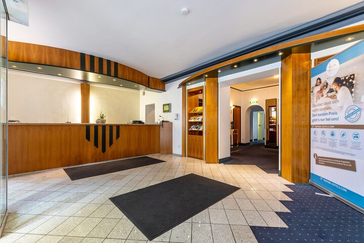 Hotel 2 of 84