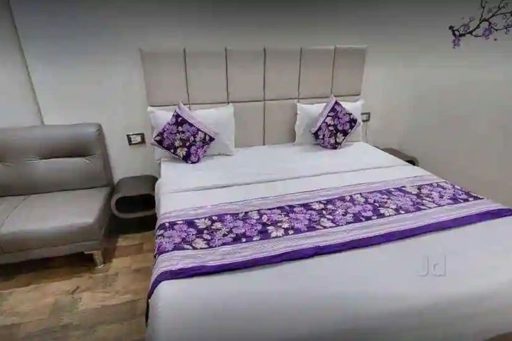 GOROOMGO RED SEA PLAZA BHOPAL