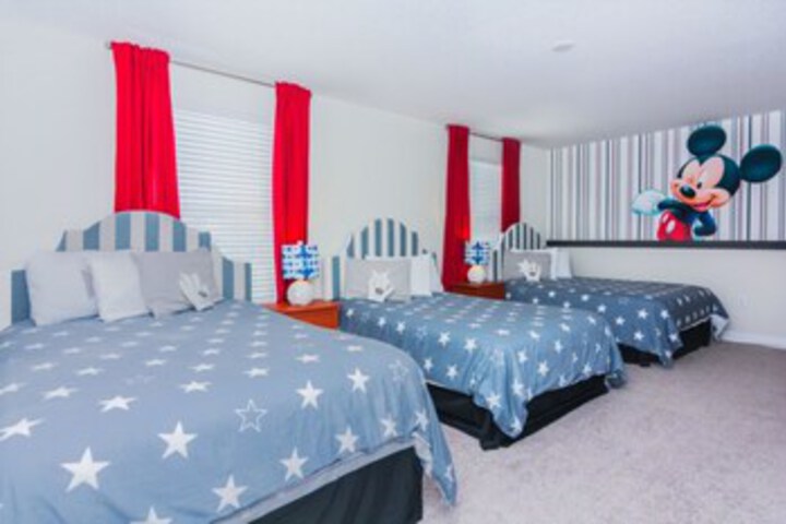 Room 53 of 73