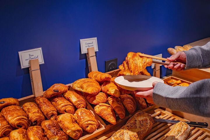 Breakfast/Coffee Service 44 of 125