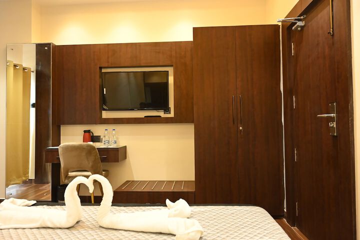 Room 18 of 35