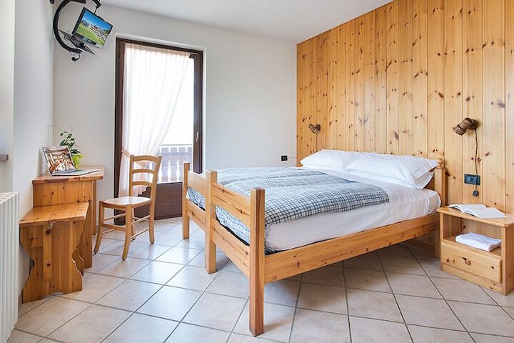 Room 8 of 29