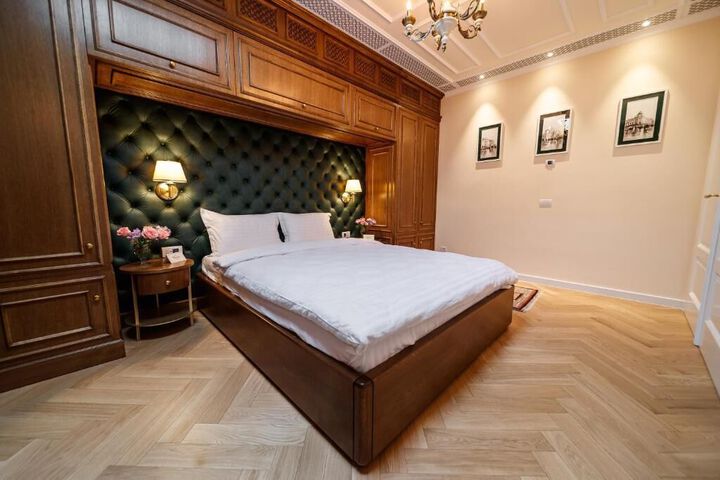 Room 32 of 37