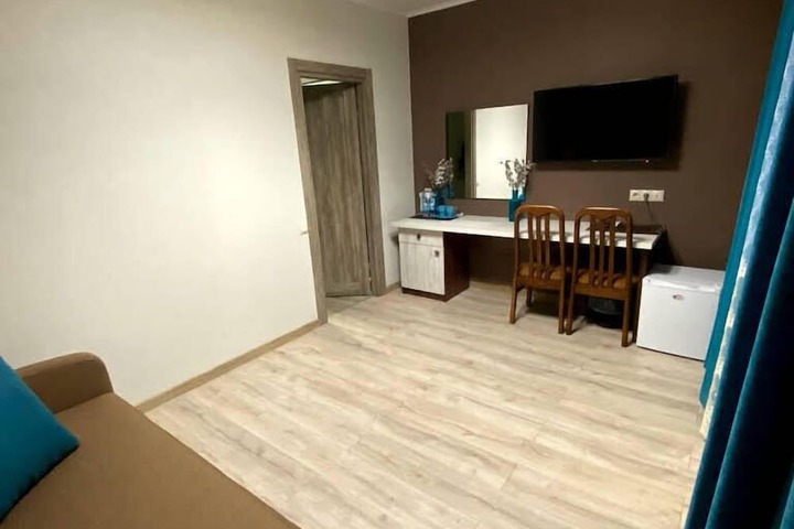 Room 27 of 64