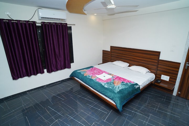Room 8 of 31