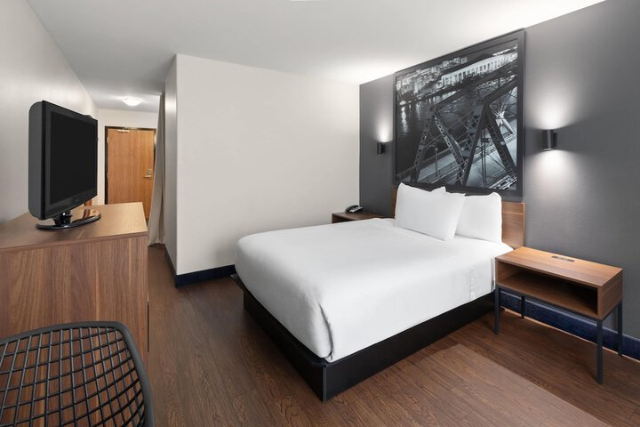 Room 41 of 74