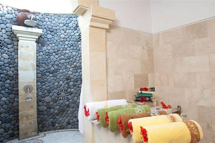 GOLDEN BUDDHA COTTAGES